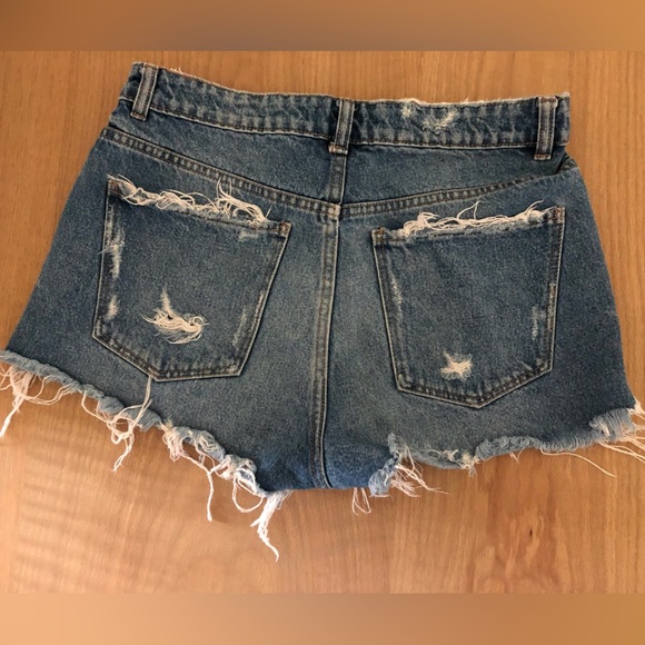 ZARA|Medium wash distressed cut off denim shorts, size 6•••Beachy Summer style - Picture 3 of 10